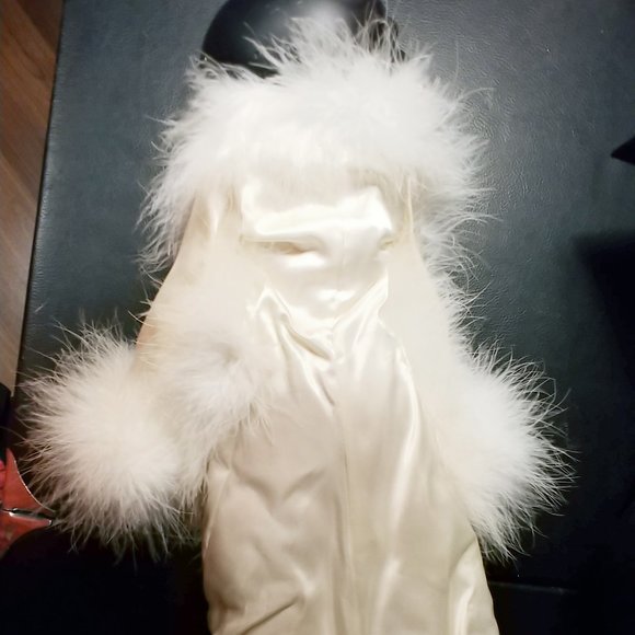 Betty Boop Collector Doll - Picture 4 of 6